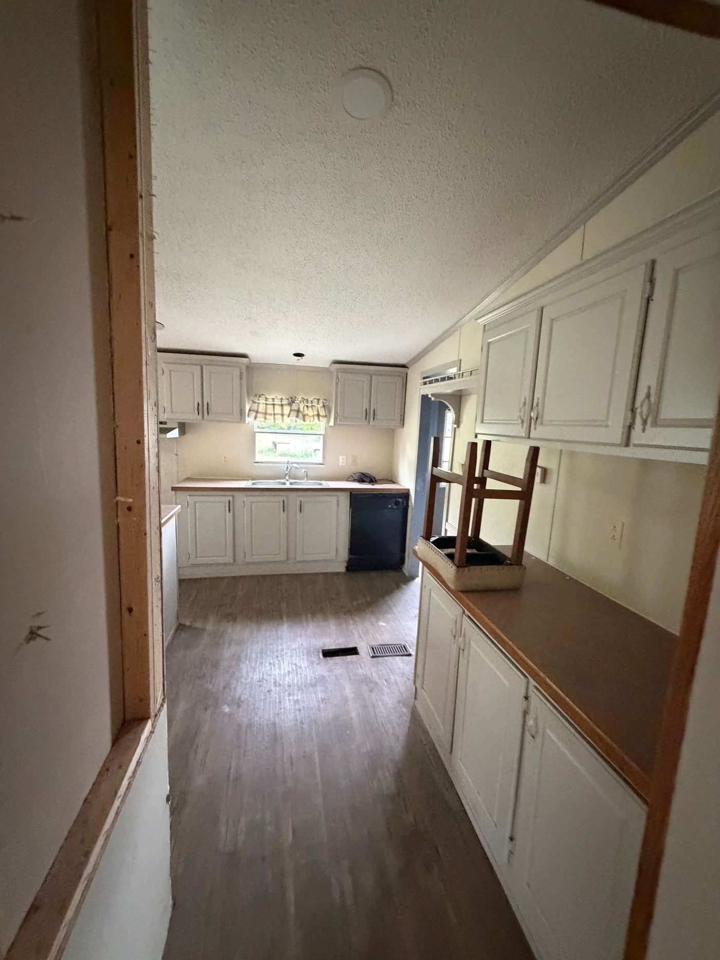 Kitchen condition at 141 Grove Springs Rd, Dickson