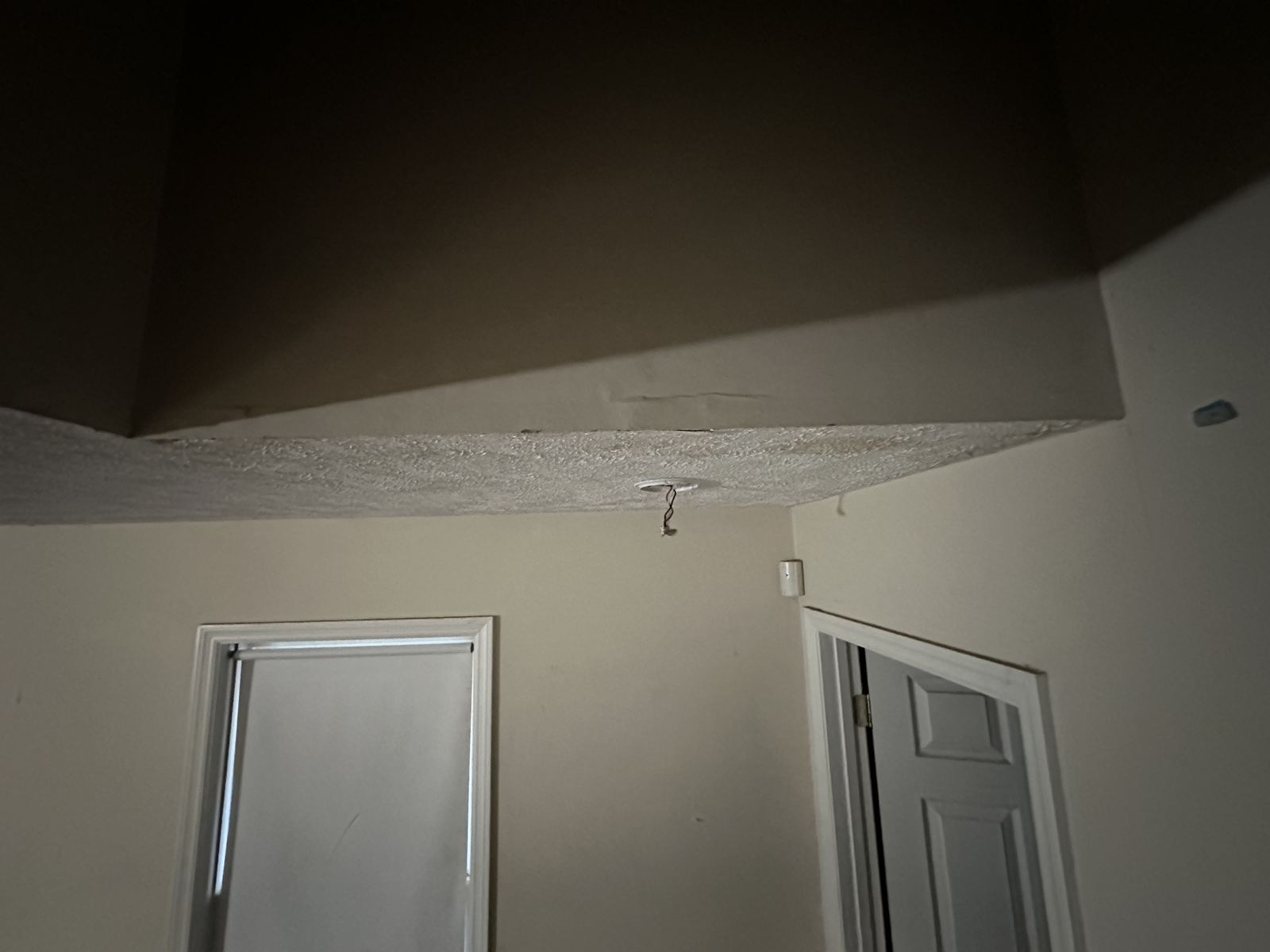 Interior ceiling still from 2810 Mason Court, Spring Hill